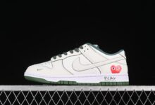 NIKE SB Dunk Low 川久保玲联名-织布米黄白勾 周年高端定制 低帮休闲板鞋 KK1888-010